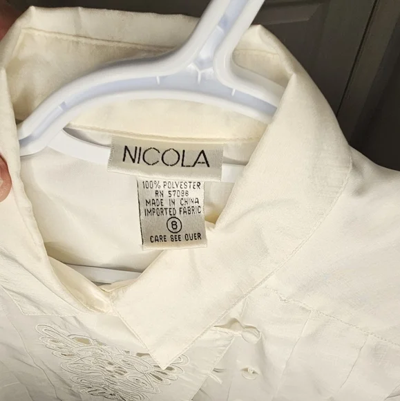 Nicola Cream Blouse - Picture 2 of 3